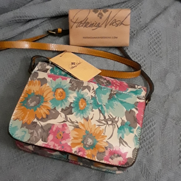 Patricia Nash Handbags - Patricia Nash Nazaire Zip First Bloom